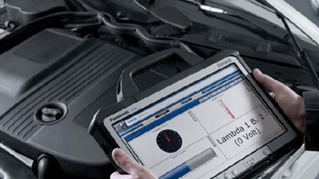 The VDO Autodiagnos VCI is available with a Panasonic Touchpad as an option to read results and carry out the diagnosis efficiently and flexibly.
